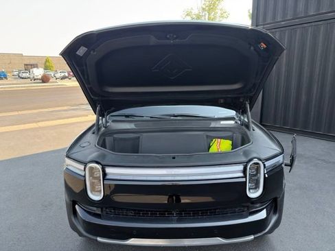 Used 2025 Rivian R1S Adventure AWD/4WD image 29