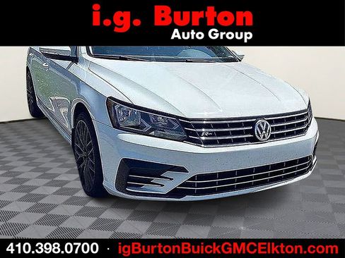 Used 2016 Volkswagen Passat 1.8T SE FWD image 1