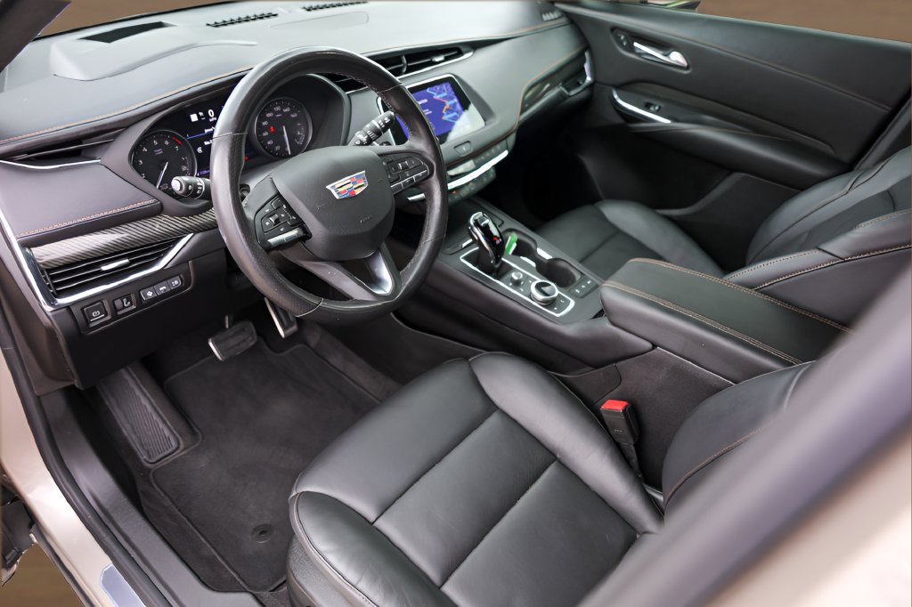 Certified 2023 Cadillac XT4 Sport FWD image 10