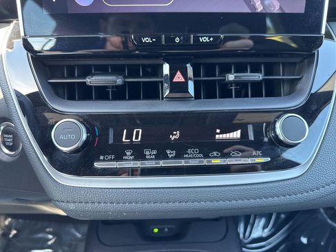 Used 2025 Toyota Corolla SE w/ SE Premium Package image 20
