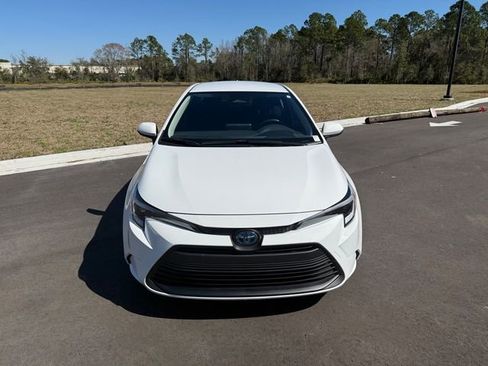 Used 2025 Toyota Corolla LE image 11