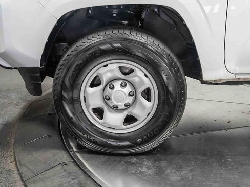 Certified 2019 Toyota Tacoma SR5 RWD image 10