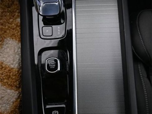 Used 2023 Volvo XC60 B5 Ultimate w/ Climate Package image 10