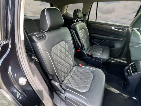 Used 2024 Volkswagen Atlas SEL Premium R-Line image 25