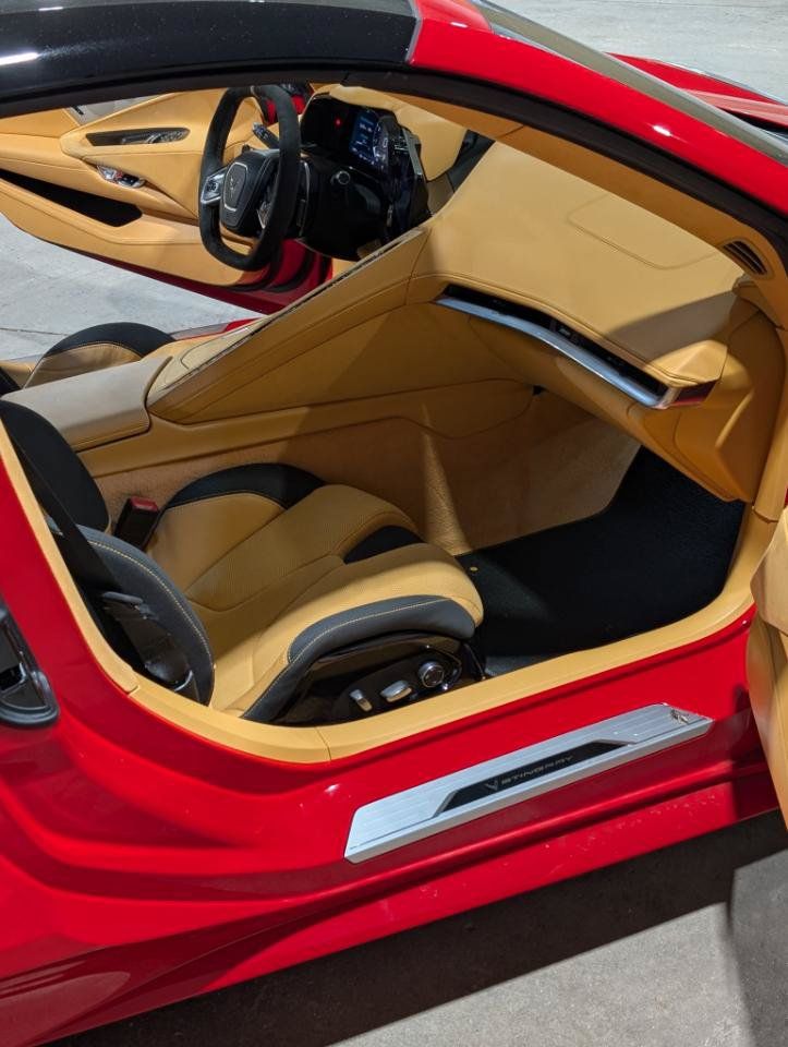Used 2022 Chevrolet Corvette Stingray Premium Cpe w/ Z51 Performance Package RWD image 7