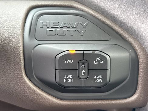 New 2026 RAM 2500 Laramie AWD/4WD image 25