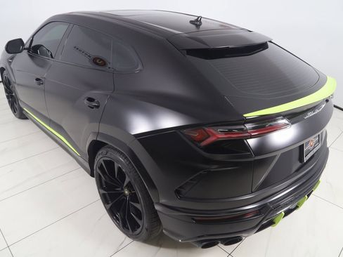 Used 2022 Lamborghini Urus image 39