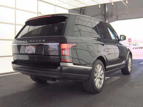Used 2015 Land Rover Range Rover HSE image 2