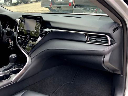 Used 2023 Toyota Camry SE FWD image 18