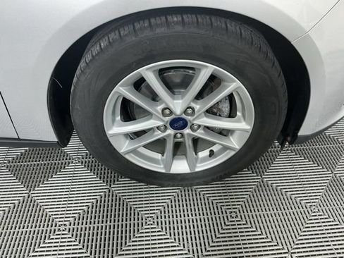 Used 2015 Ford Focus SE FWD image 17