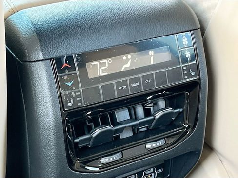 New 2025 Jeep Grand Cherokee L Limited w/ Black Appearance Package image 25