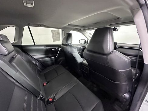 Used 2020 Toyota RAV4 XLE Premium image 11