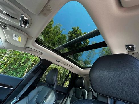 Used 2016 Volvo XC90 T6 Momentum w/ Momentum Plus Package image 34