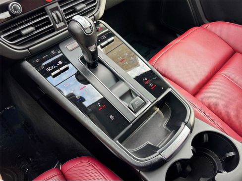 Used 2023 Porsche Macan S AWD/4WD image 20