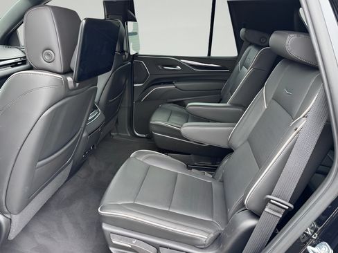 Used 2023 Cadillac Escalade Sport AWD/4WD image 38