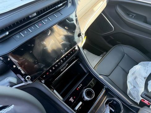 New 2026 Jeep Grand Cherokee Limited w/ Limited Altitude Package AWD/4WD image 19