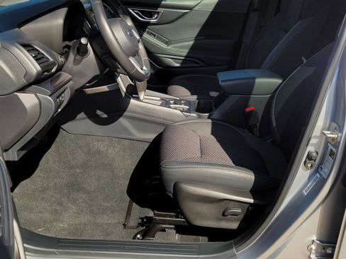 Used 2023 Subaru Forester Premium image 3