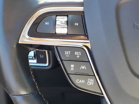 Certified 2021 Lincoln Nautilus Reserve w/ Equipment Group 201A image 12