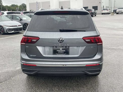 Used 2022 Volkswagen Tiguan SE AWD/4WD image 6