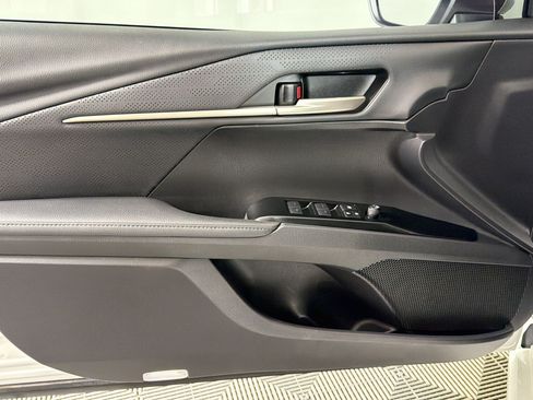 Used 2025 Toyota Camry XSE FWD image 11