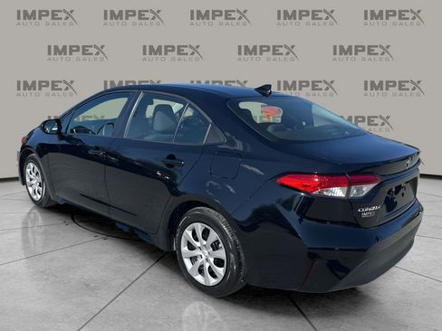 Used 2025 Toyota Corolla LE image 3