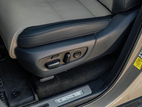 Used 2025 Lexus GX 550 w/ Accessory Package (CT) image 42