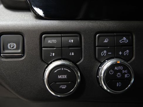 Used 2026 GMC Sierra 1500 SLT w/ SLT Premium Plus Package image 32