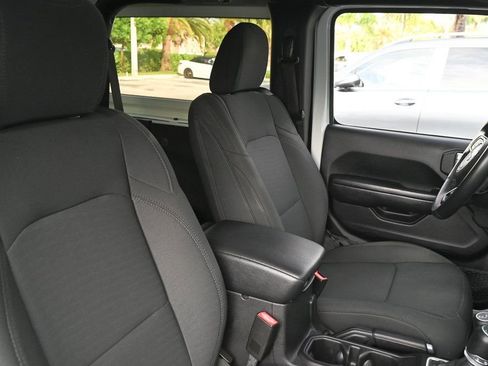 Used 2020 Jeep Wrangler Sport S image 13