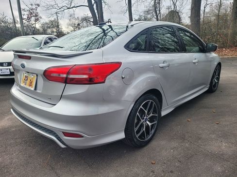 Used 2015 Ford Focus SE w/ SE Sport Package image 5