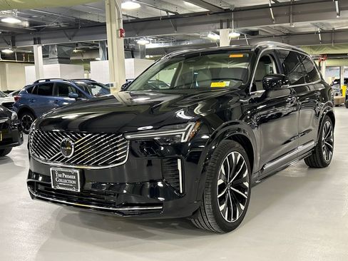 Certified 2025 Volvo XC90 T8 Ultra image 5