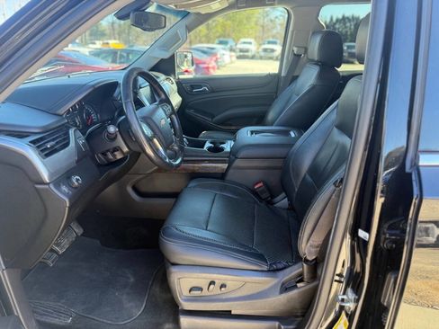 Used 2016 Chevrolet Suburban LS image 9