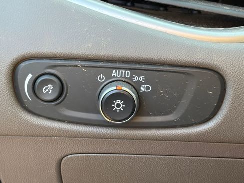 Used 2023 Chevrolet Malibu LT FWD image 9
