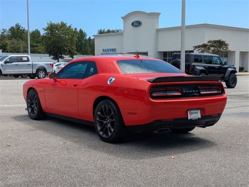 Used 2023 Dodge Challenger R/T w/ Plus Package image 5