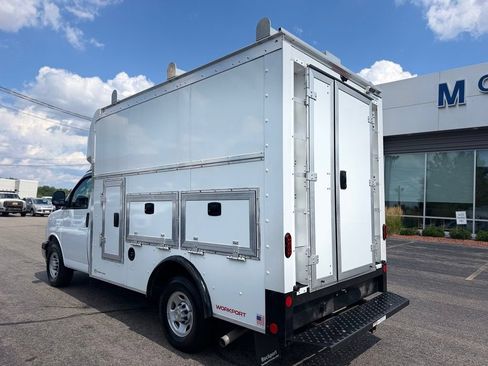 Used 2025 Chevrolet Express 3500 w/ Power Convenience Package RWD image 5