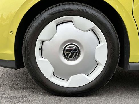 Certified 2025 Volkswagen ID. Buzz 1st Edition image 7