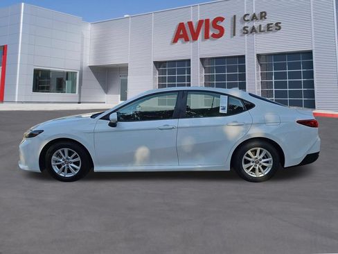 Used 2025 Toyota Camry LE FWD image 10
