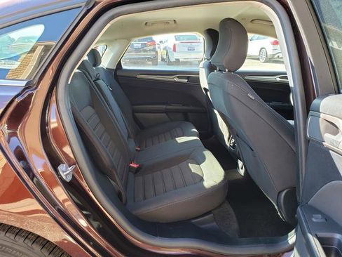 Used 2019 Ford Fusion SE image 16