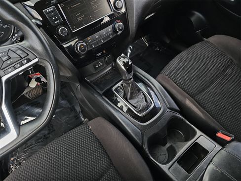 Used 2021 Nissan Rogue Sport S image 25