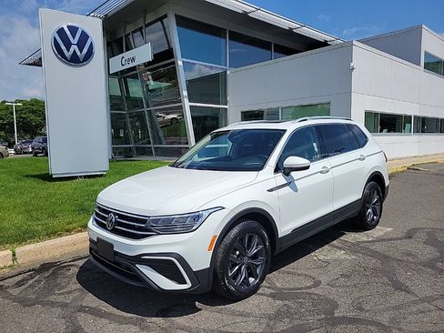 Certified 2022 Volkswagen Tiguan SE AWD/4WD image 1