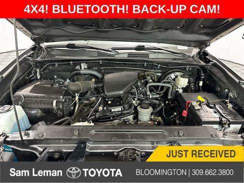 Used 2020 Toyota Tacoma SR image 27