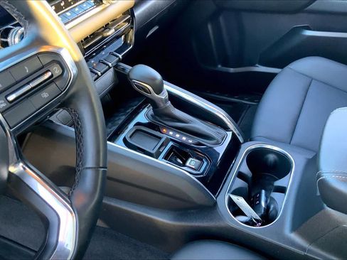 Used 2024 GMC Canyon Elevation w/ Elevation Premium Package RWD image 16