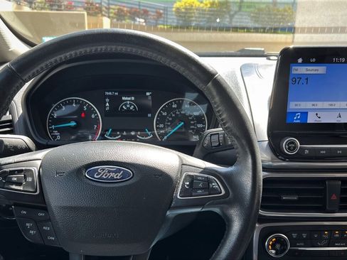 Used 2019 Ford EcoSport SE w/ SE Convenience Package image 9