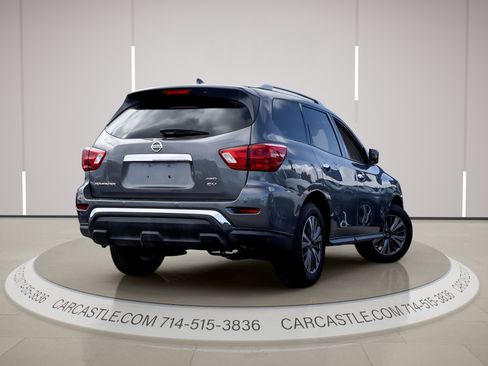 Used 2019 Nissan Pathfinder SV AWD/4WD image 2