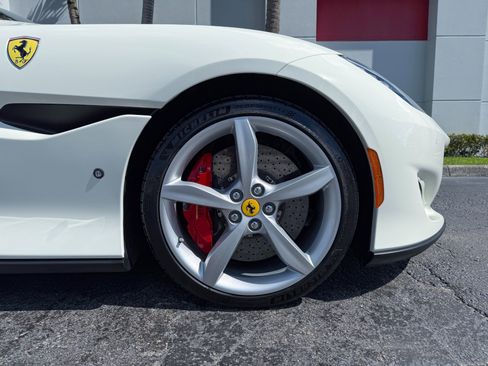 Used 2020 Ferrari Portofino image 3