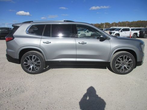 New 2026 GMC Acadia Denali Ultimate FWD image 3