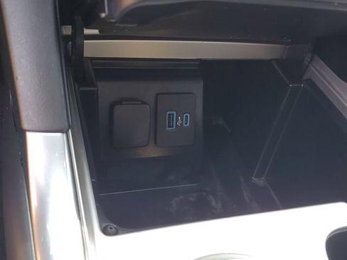 Used 2023 Ford Explorer XLT w/ Equipment Group 202A AWD/4WD image 19