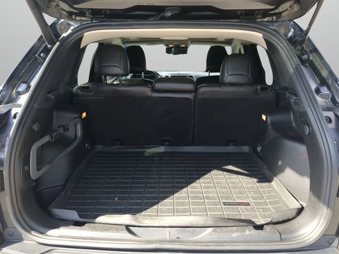 Used 2016 Jeep Cherokee Trailhawk w/ Comfort/Convenience Group image 38