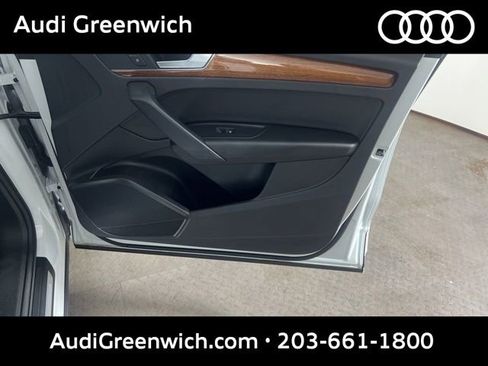 Used 2023 Audi Q5 2.0T Premium w/ Convenience Package AWD/4WD image 11