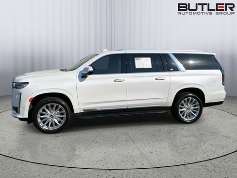 Used 2024 Cadillac Escalade ESV Premium Luxury AWD/4WD image 3