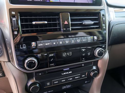 Used 2023 Lexus GX 460 Luxury w/ Accessory Package AWD/4WD image 19